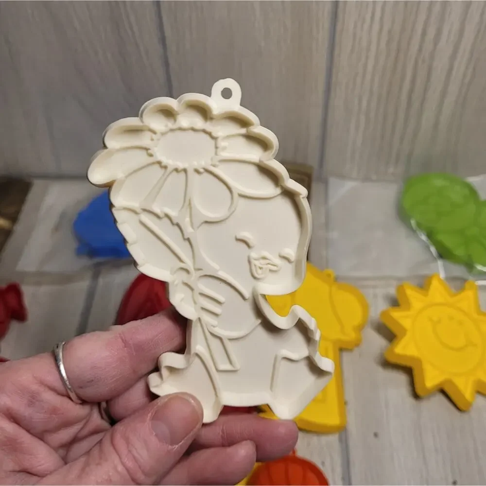 Vtg USA Made Hallmark Plastic Cookie Cutter Assortment Lot Of 15 Holiday Baking